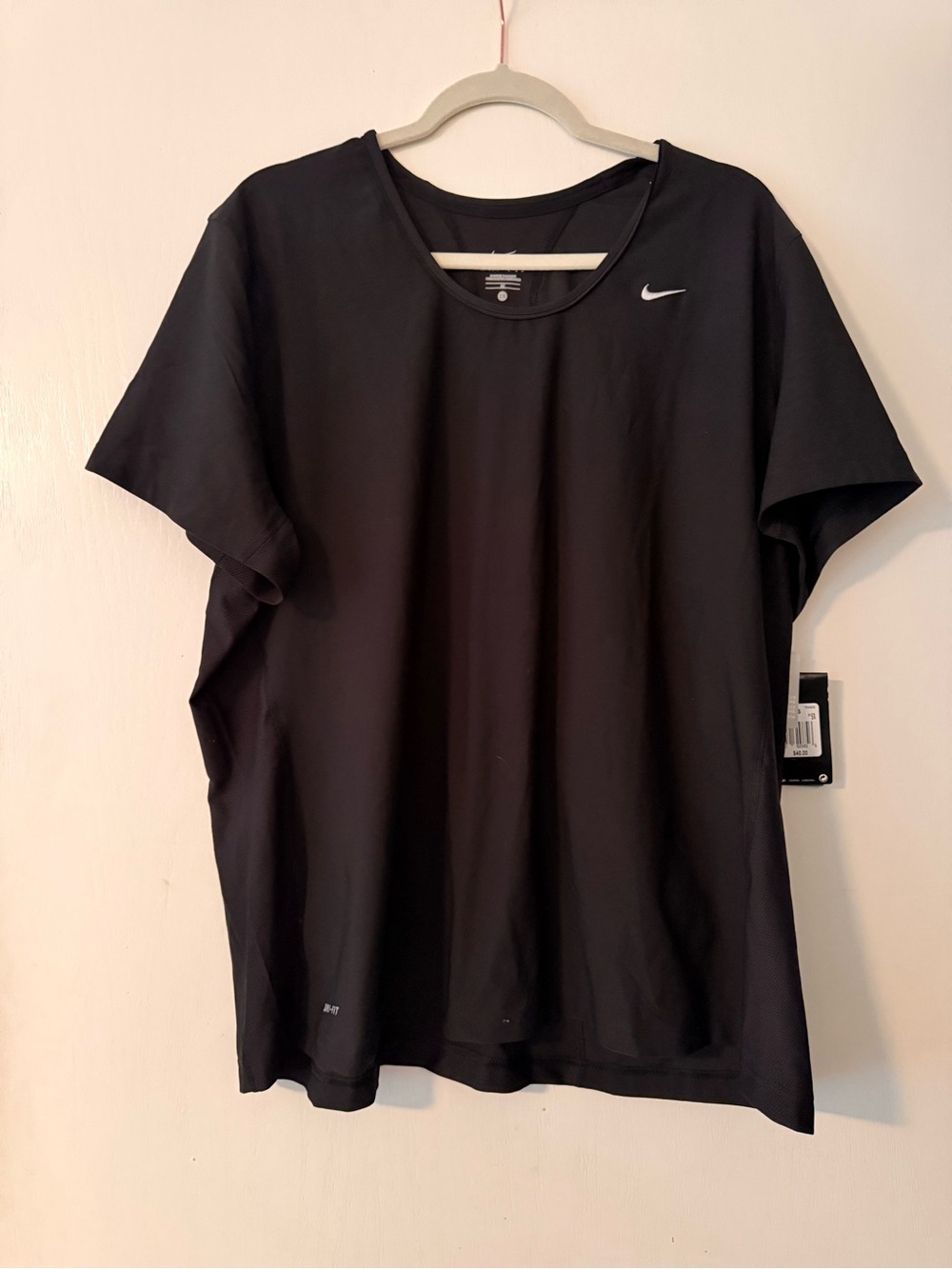 Nike Women’sBlack Dri-FIT Short Sleeve Performance Shirt